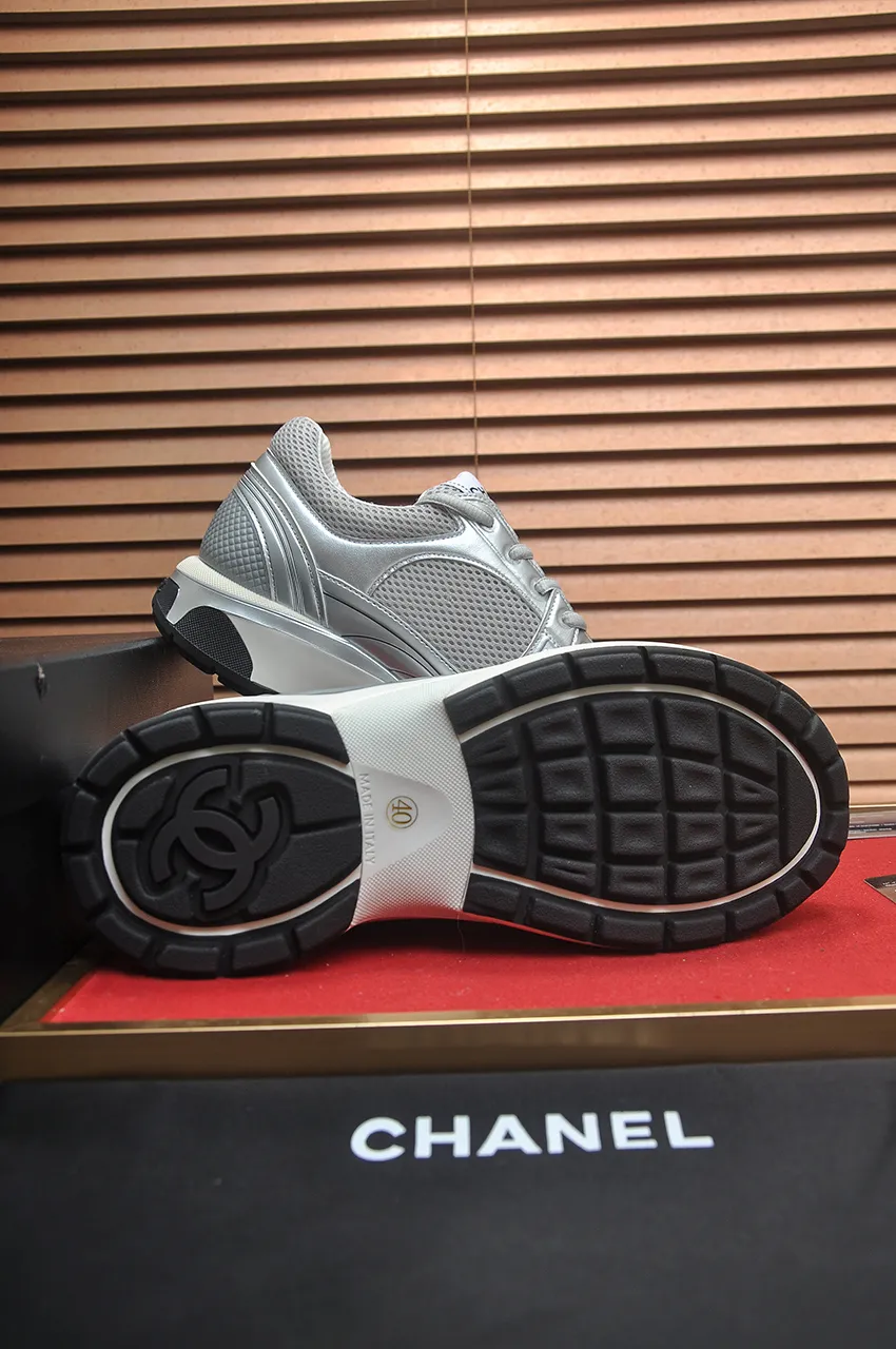 Men's shoes 💰600💶【CHANEL】(Chanel couple's model)👩‍❤️‍💋‍👨The latest all-season shoes🔥🔥The ultimate derivative model. Not only are you more fashionable on your feet, but wearing flat shoes can also lengthen your overall body shape ~ "Features" The simple upper is paired with conspicuous small fragrant cloth strips, which is fashionable and high-end. 💕💕Selected Chanel fabric for the upper, comfortable and soft fabric lining available in 5 colors 🐎Size: (women's 35-39, customized 40. Men's 38-44, customized 45)